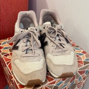 New Balance 696 Women's Tan and Bronze Tennis Shoes